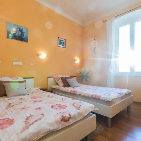 Charming In With Views Apartment *